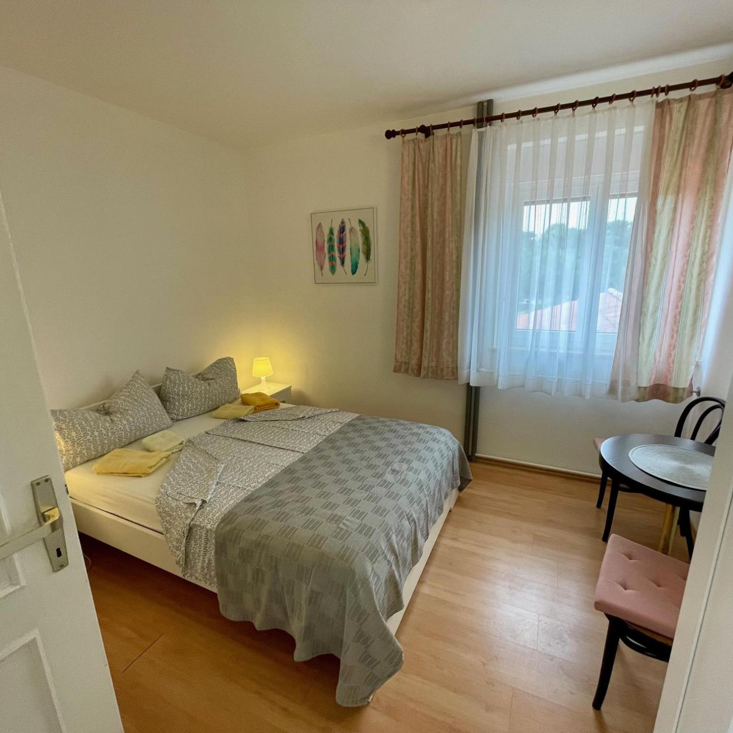Apartments Lori ポレッチ エクステリア 写真